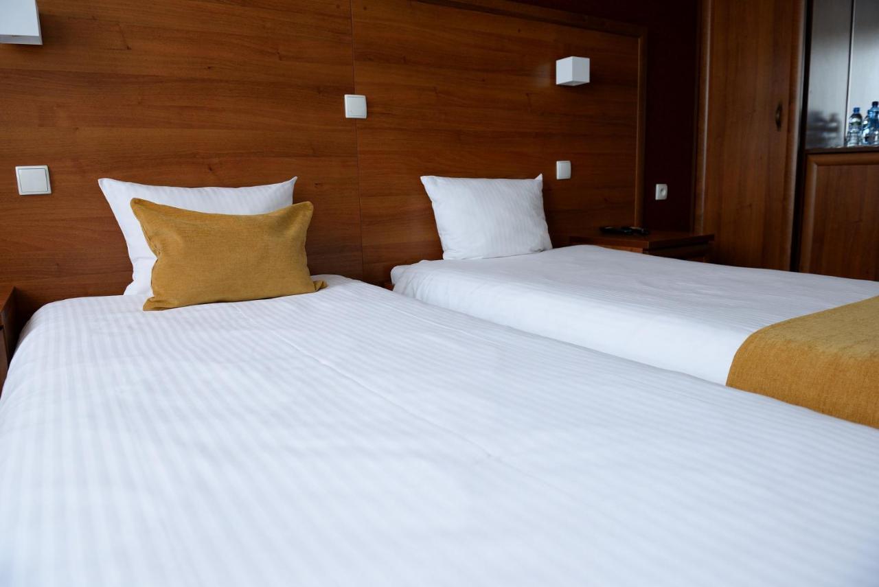 Quest Hotel - Dawniej Hotel Planeta Brzesko Esterno foto