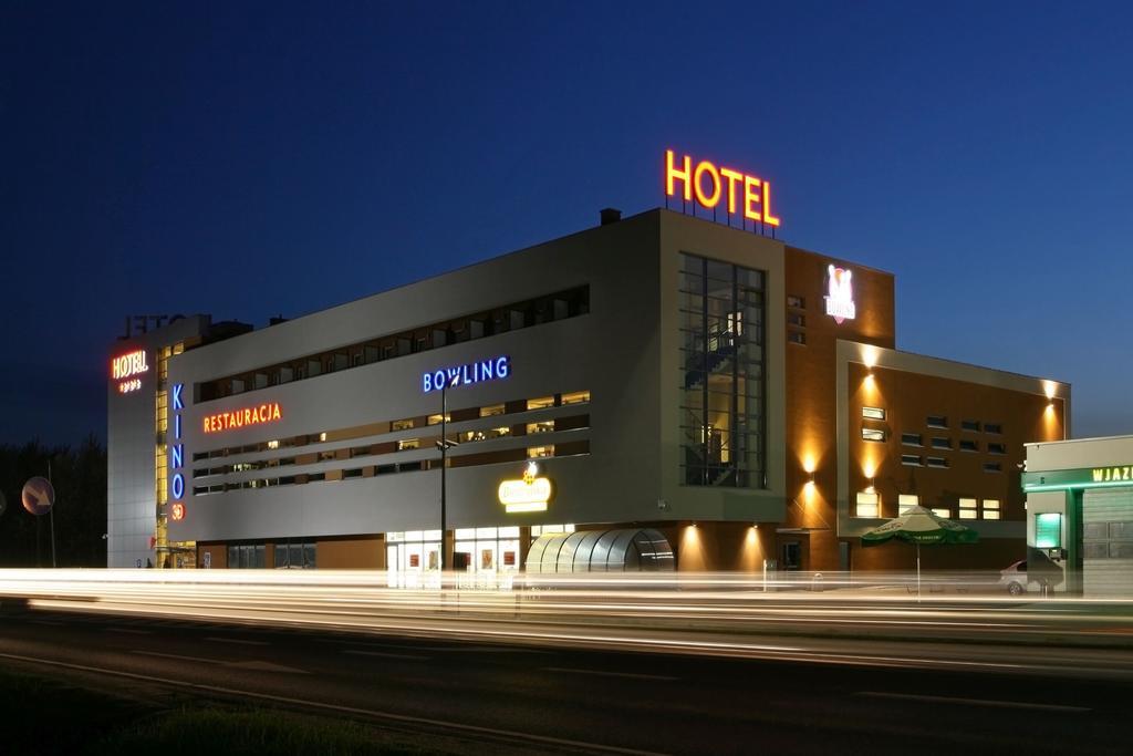 Quest Hotel - Dawniej Hotel Planeta Brzesko Esterno foto